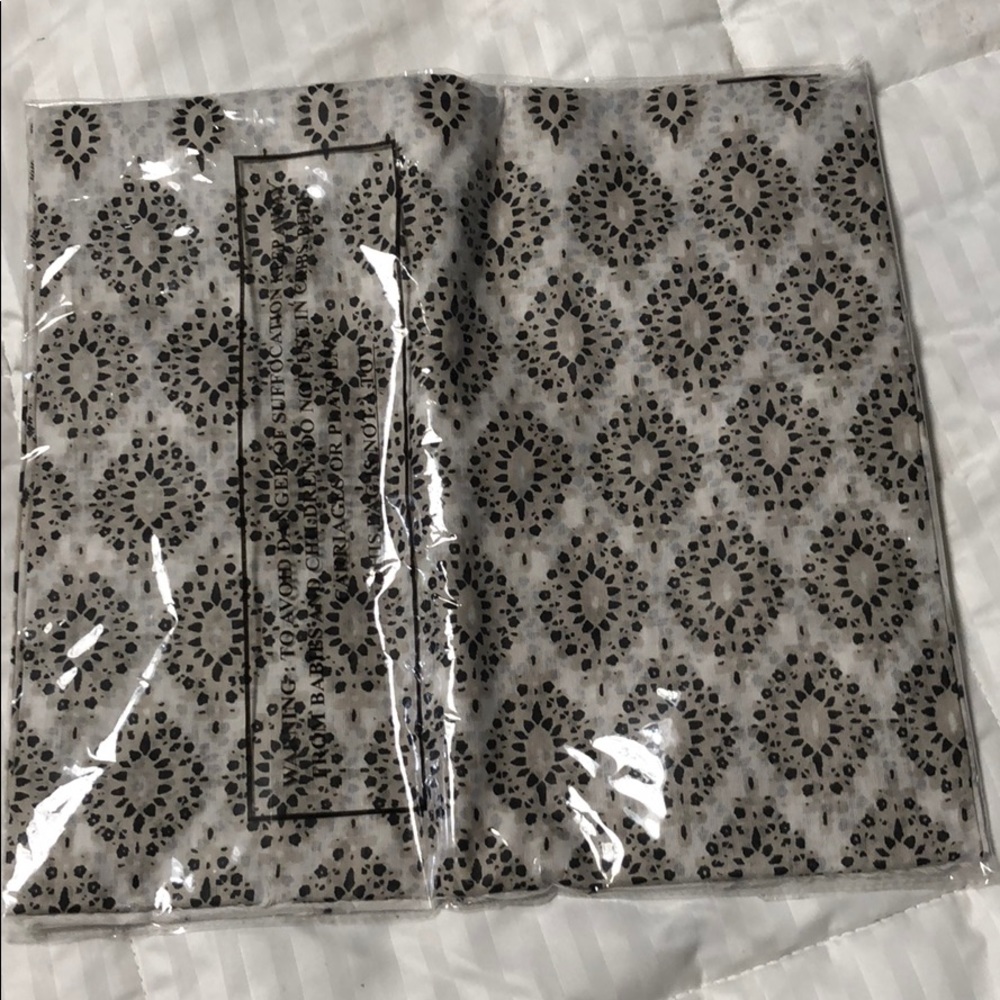 Scarf - Picture 2 of 2